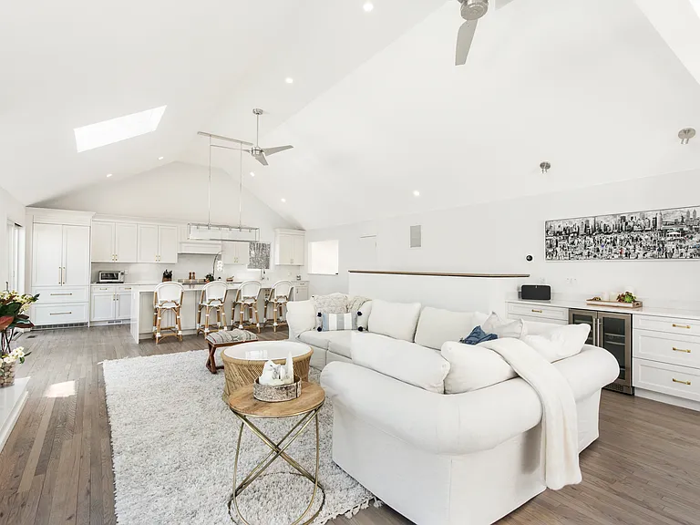 16 Breezy Dr — Photo 10