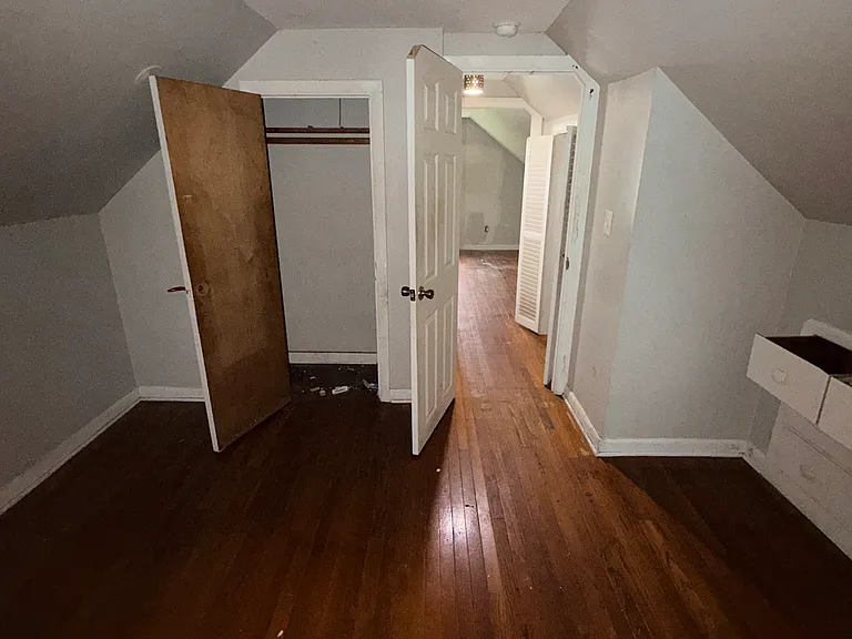 183 Laurel St — Photo 11