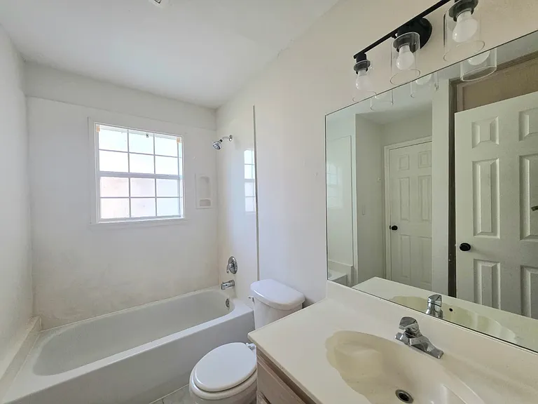 1804 Oasis Dr #303 — Photo 9