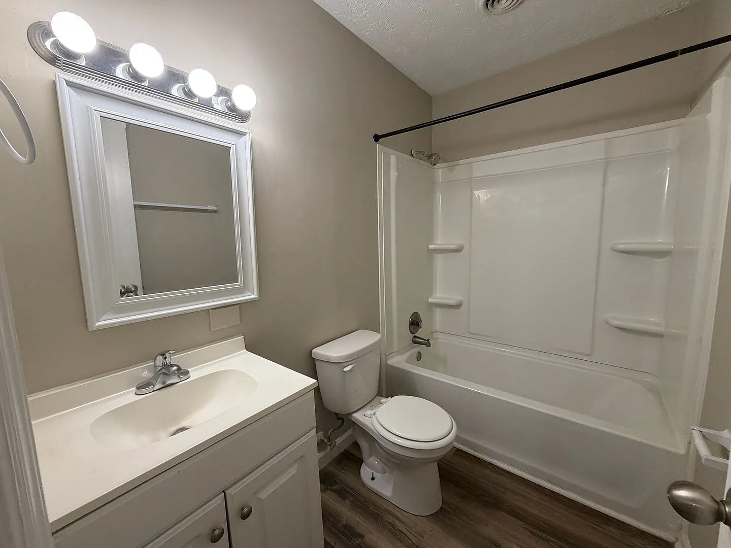 116/118 St Andrews Ct — Photo 4