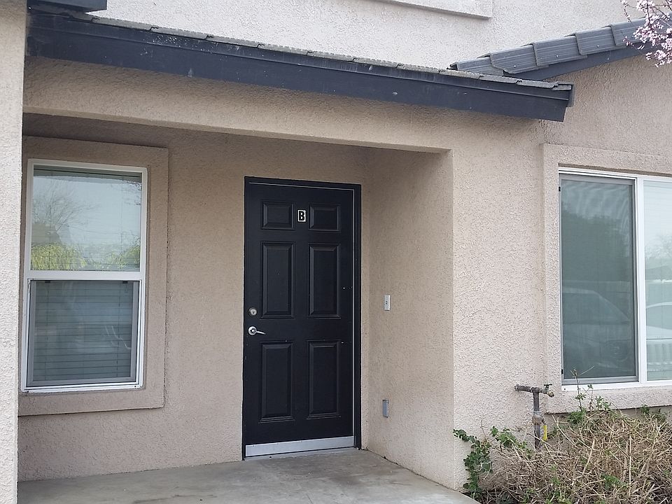 1st image of 460 Oswell St Unit 460