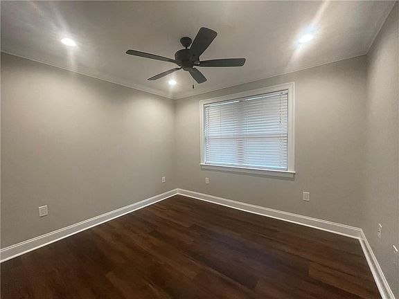 5th image of 83 Wade St