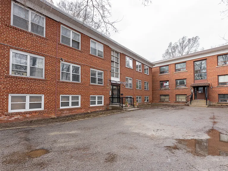 330 Chisholm Ave #12 — Photo 15
