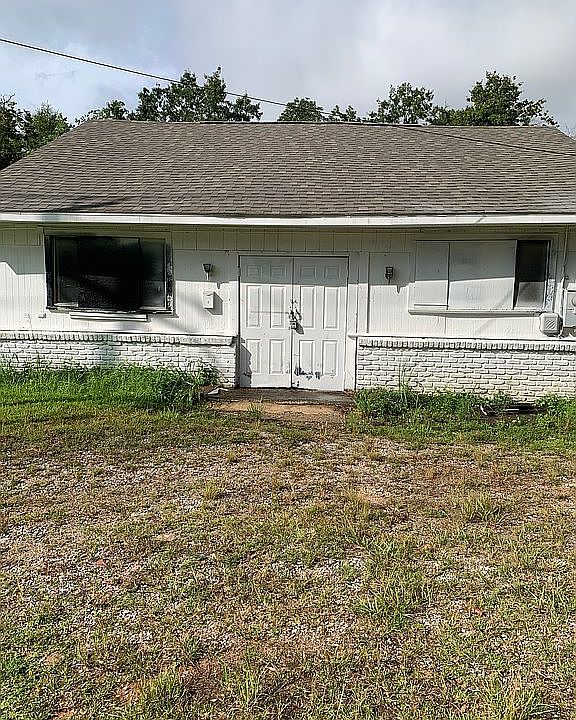 2nd image of 2944 Cedar Crescent Dr