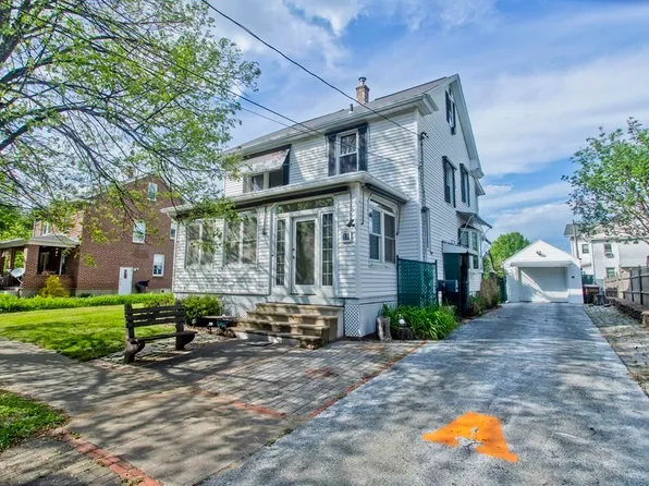 18 Mulberry St, Agawam, MA 01001