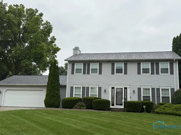 10 Meadowbrook Ln, Fremont, OH 43420