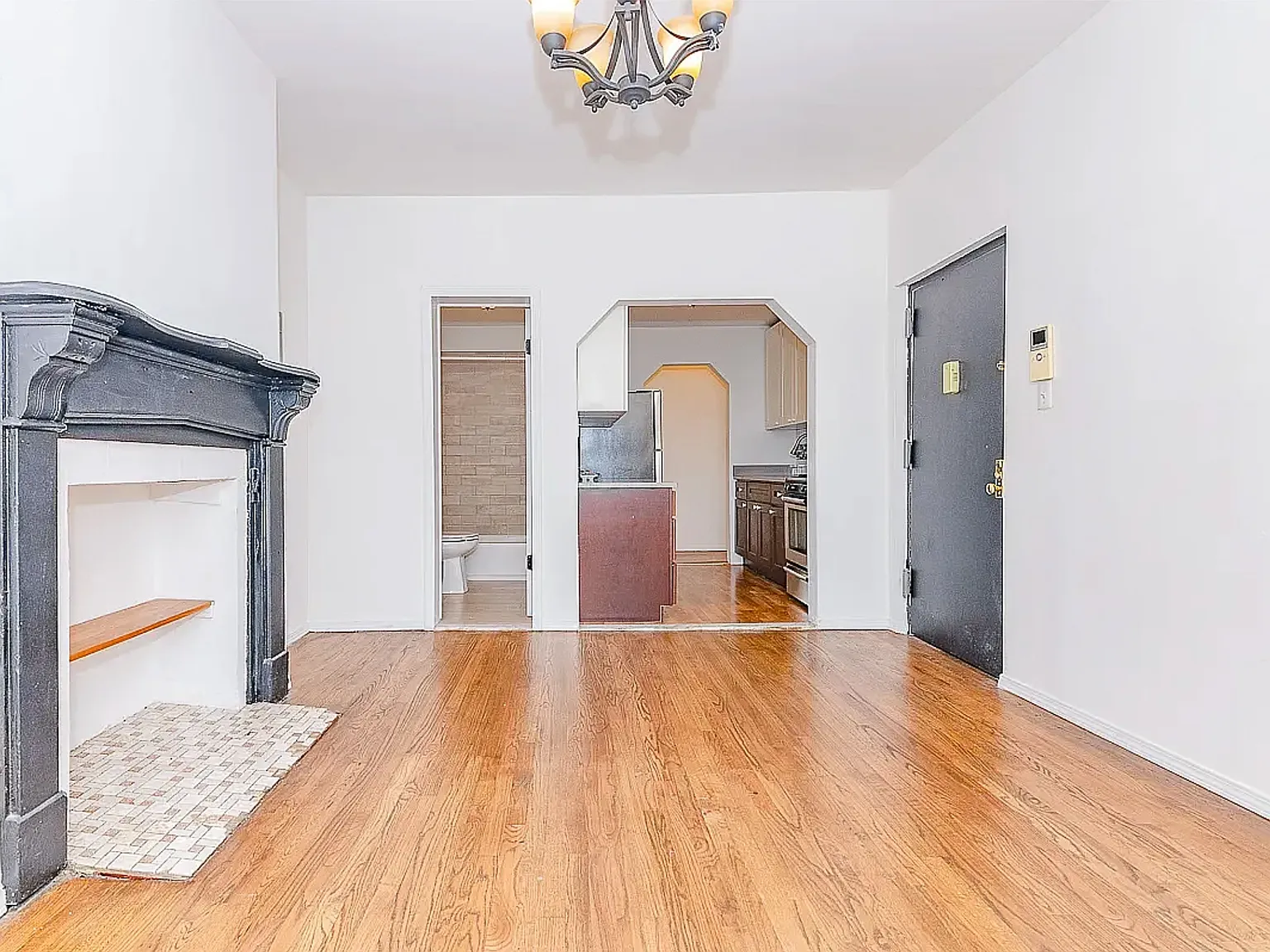 249 Melrose Street — Photo 3