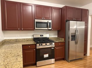 7438 N Artesian Ave APT 2, Chicago, IL 60645