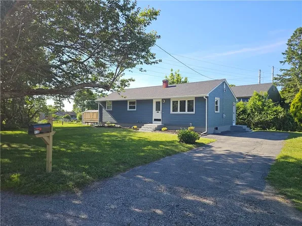 116 Louise Dr, Tiverton, RI 02878