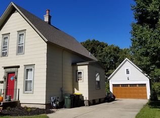 17 Michigan Ave, Dundee, IL 60118