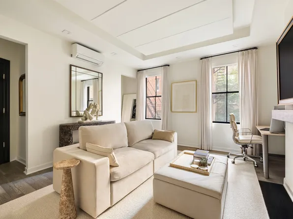 288 West 12th Street image 1 of 7