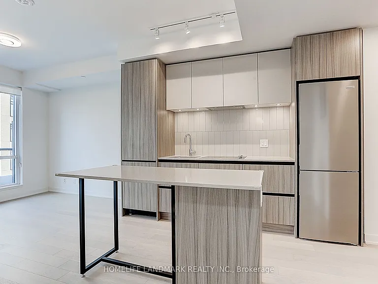7950 Bathurst St #B-532 — Photo 10