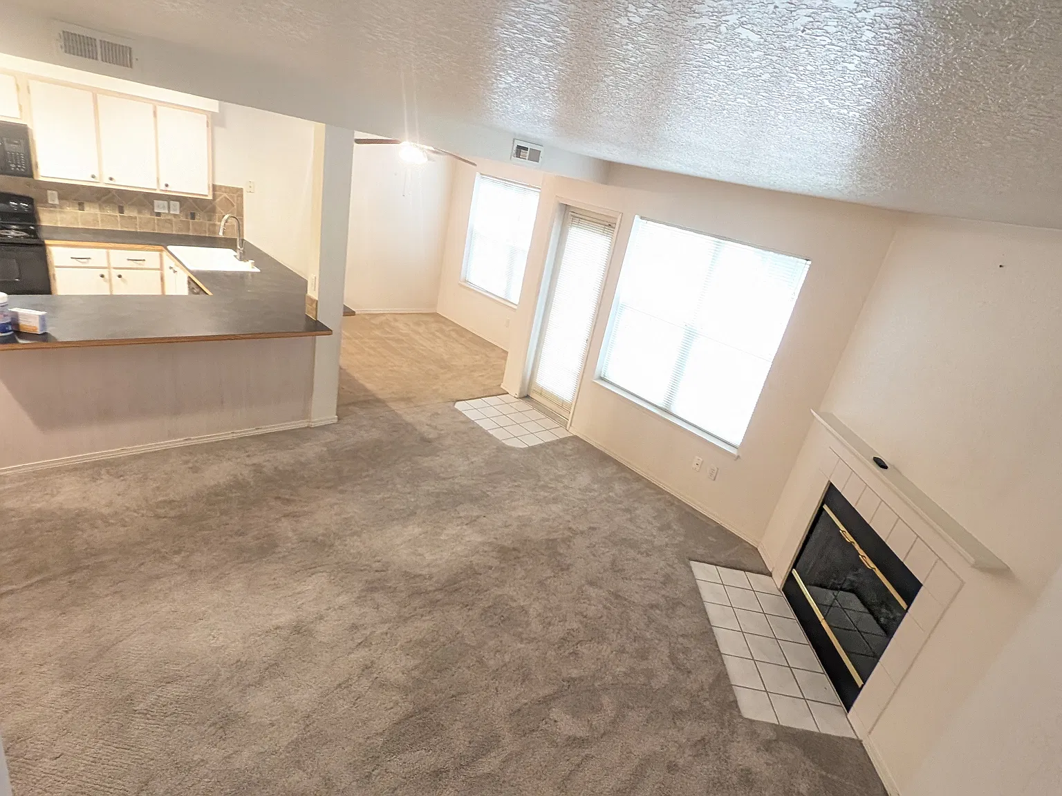3 bed, 2.5 bath, 1550 sqft, $2,150 — Photo 4