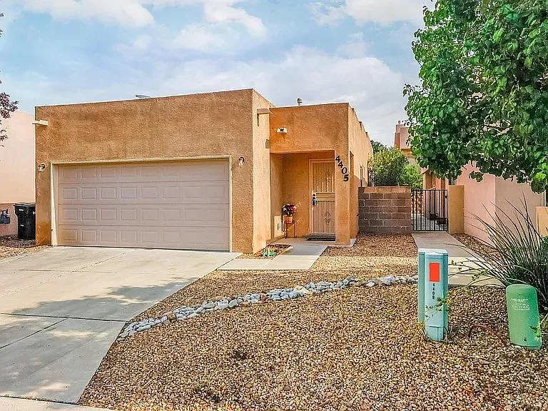 4405 Desert Chicory Ct SE