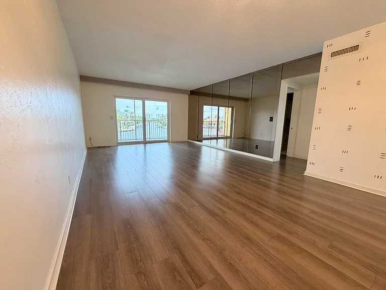 230 N Federal Hwy #305 — Photo 8