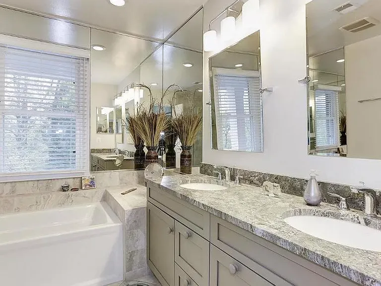 7418 Crestberry Ln — Photo 12