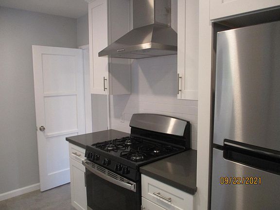3rd image of 440 W Stocker St #440D