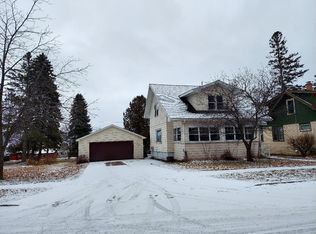 16 E 4th St, Washburn, WI 54891