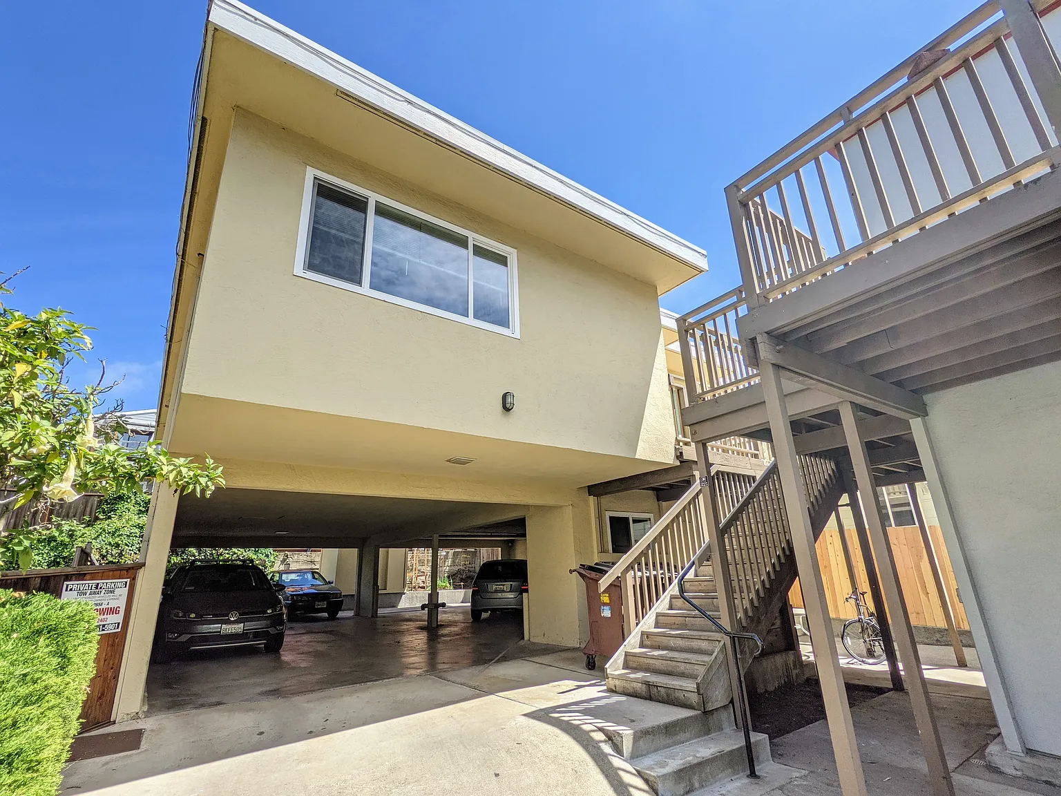 1429 MLK Jr Way — Photo 2