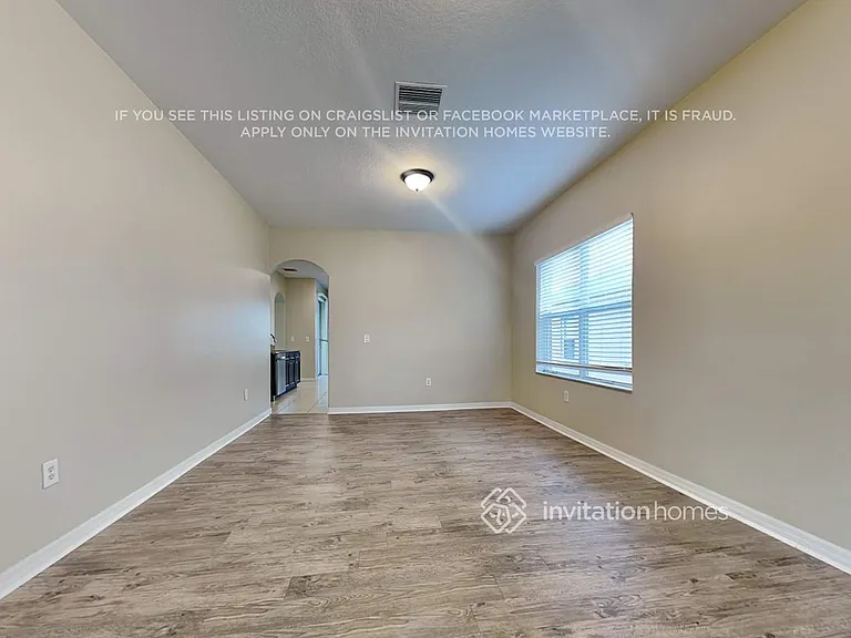 4453 Creekside Dr — Photo 4