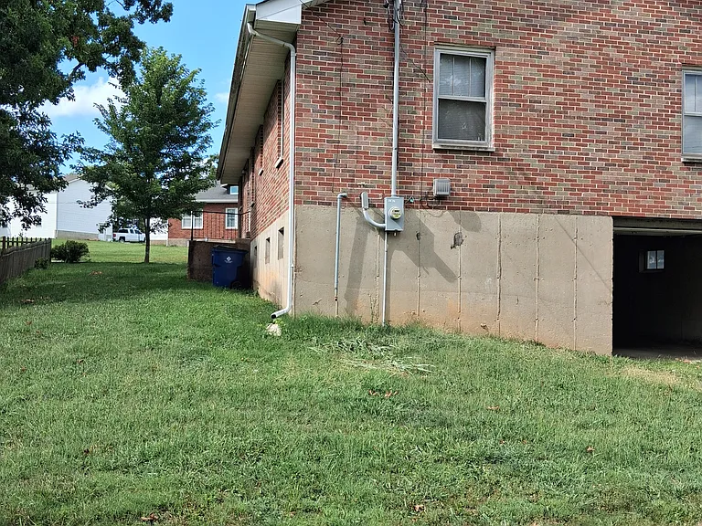705 W Kelley St — Photo 19