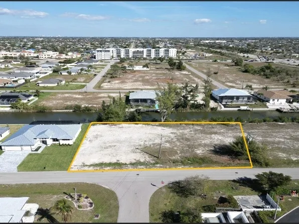 2247 SW 17th Pl, Cape Coral, FL 33991