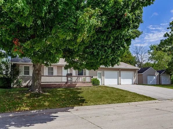 400 E 27th St S, Newton, IA 50208