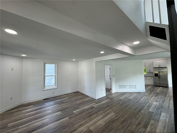 5th image of 26 Kirkwood Ave