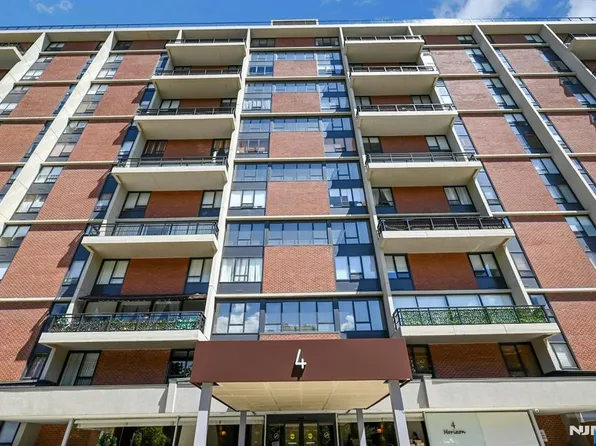 4 Horizon Rd #805, Fort Lee, NJ 07024