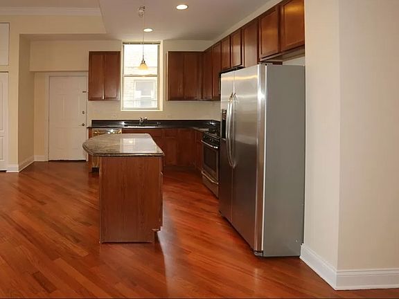 3rd image of 1231 N Ashland Ave #E3