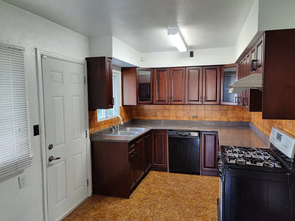 3 bed, 1.5 bath, 1000 sqft, $3,500 — Photo 4