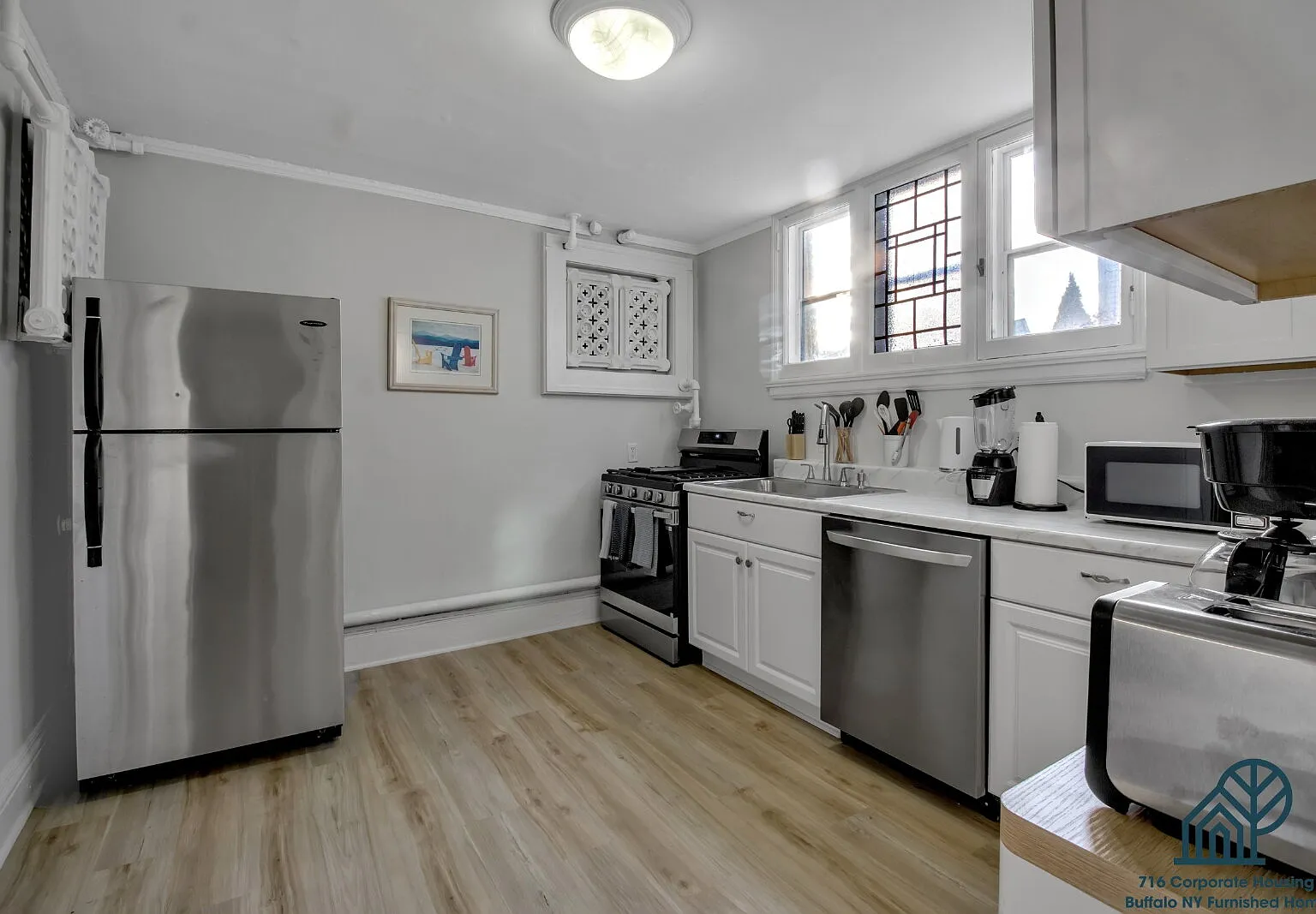 2 bed, 1.0 bath, 900 sqft, $2,350 — Photo 2