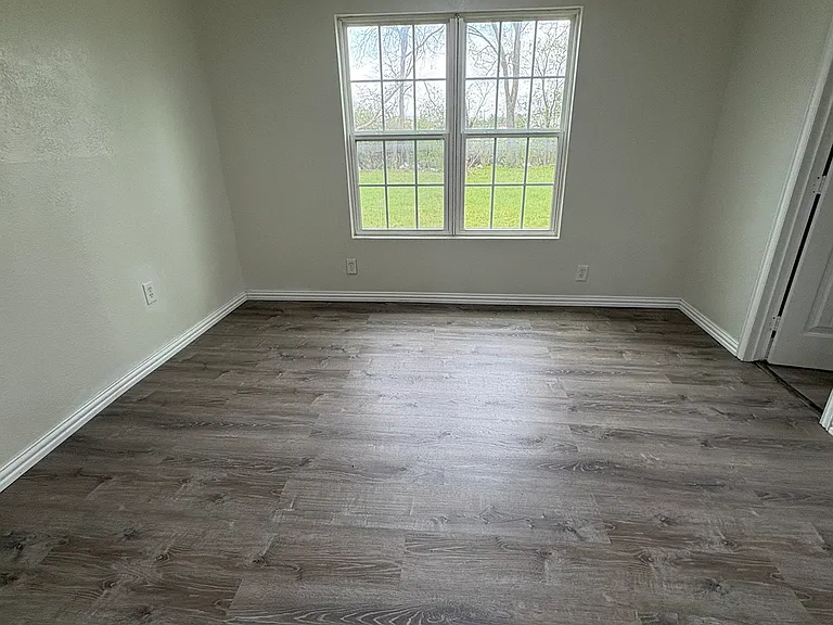 436 N Bryant Ave — Photo 6