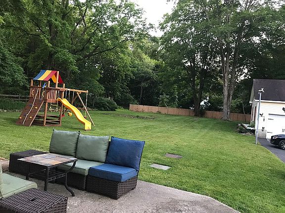 Spacious and Level Backyard