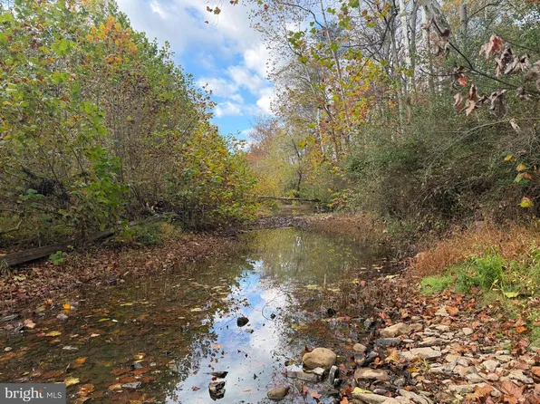 1232 Croston Rd, Paw Paw, WV 25434