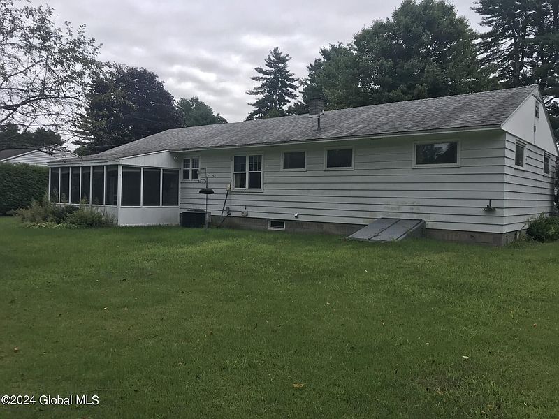 2nd image of 7 Reservoir Drive