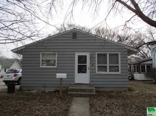 710 N Roosevelt Ave, Cherokee, IA 51012