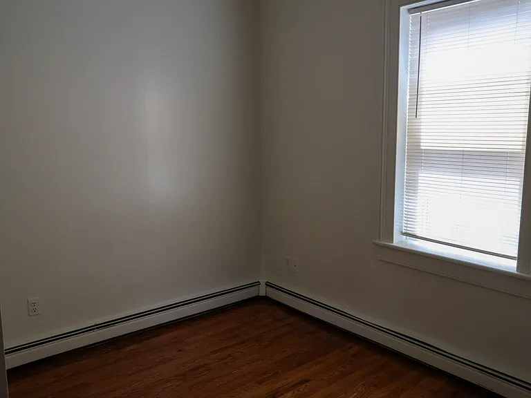 11 Wurts St #17 — Photo 9