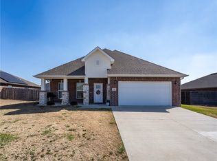 300 Post Oak Ave, Gentry, AR 72734
