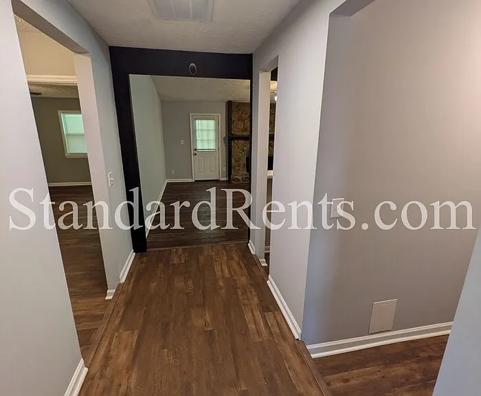 8121 Winewood Way — Photo 3
