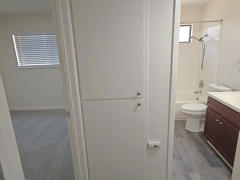 3401 Hidden Oak Ct — Photo 10
