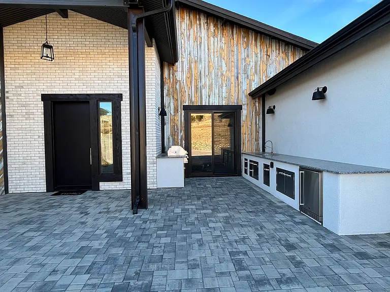 3505 W Friendly Meadow Rd — Photo 31