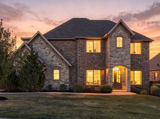 421 Trailwood Cir, Centerton, AR 72719