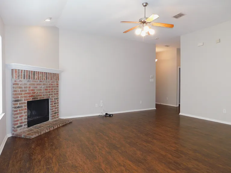 8613 Sagebrush Trl — Photo 6