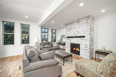 5th image of 1605 Buena Vista St