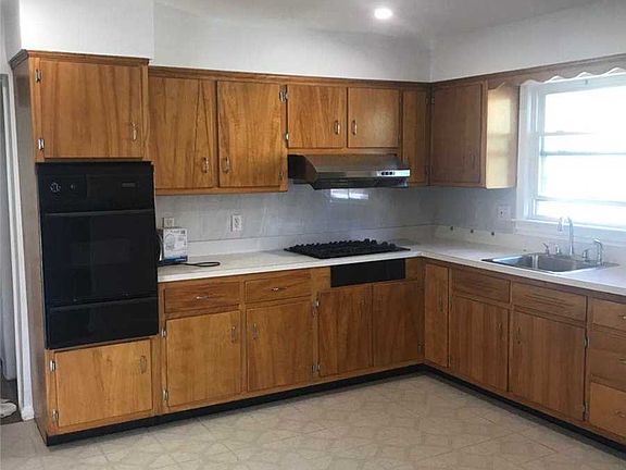 3rd image of 41-16 159th St Floor 1