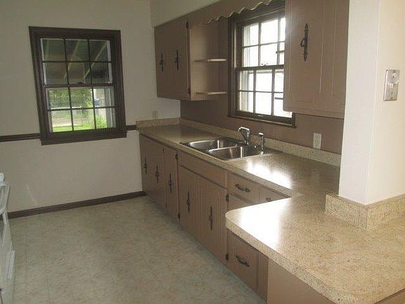 4th image of 426 N Woodlawn Ave