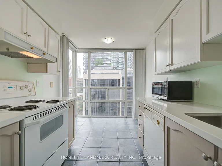 43 Eglinton Ave E #1003 — Photo 8