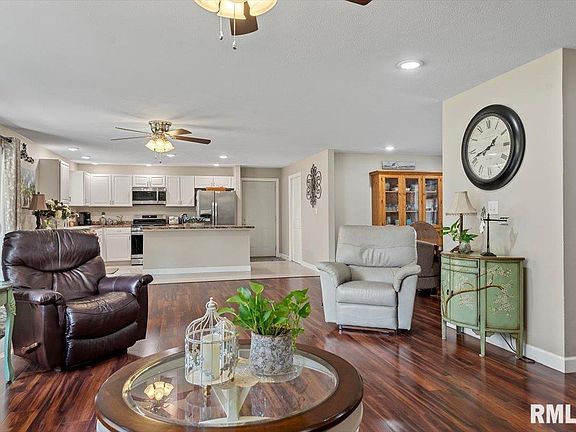 3rd image of 689 S Bradfordton Rd