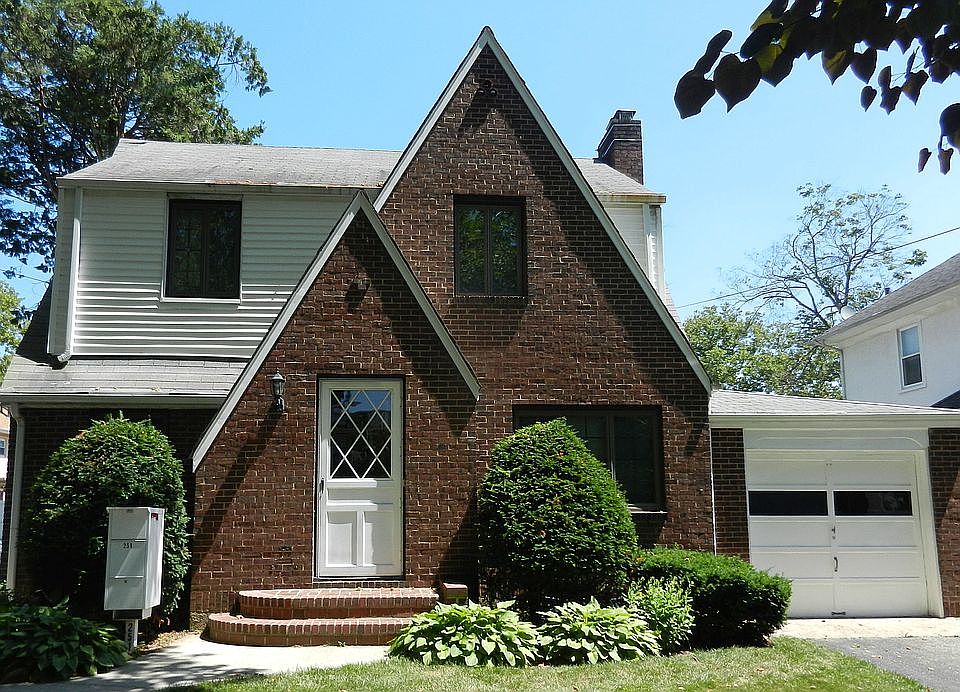 1st image of 251 Bryant Ave